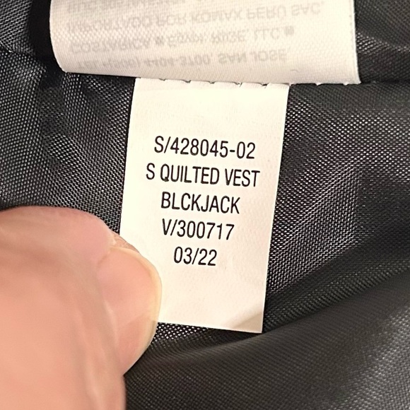 2 for$15 Old Navy Cropped Quilted Girl’s Vest - Picture 9 of 12